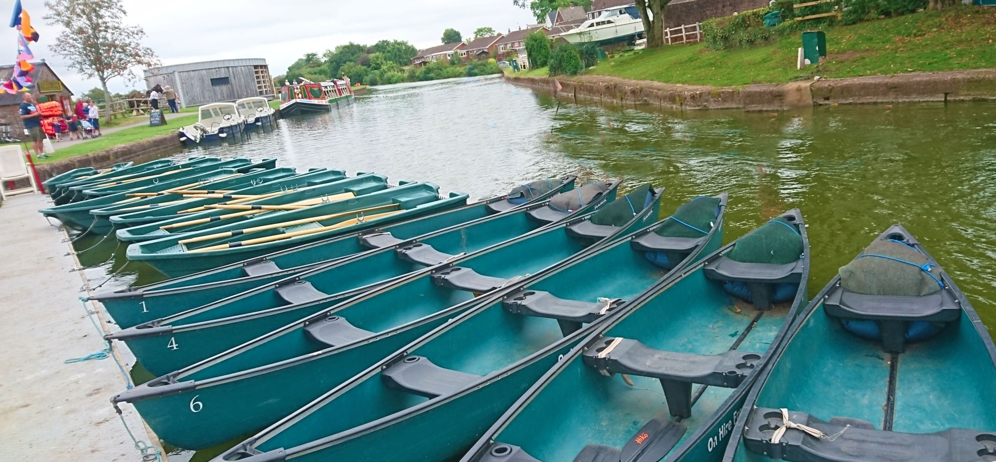 Devon Boat Hire Rowing Boats & Canadian Canoes Tiverton Canal Co